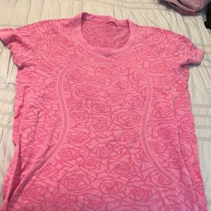 Super pretty pink swiftly tech top from lululemon!!